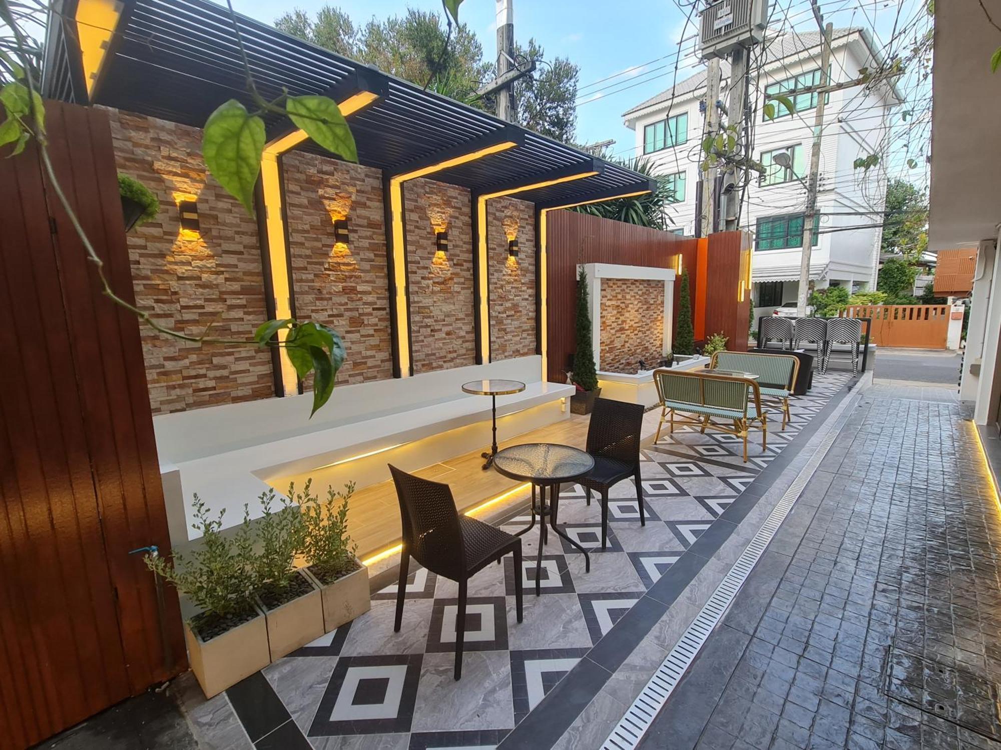 9 Suite Luxury Boutique Hotel Chiang Mai Buitenkant foto